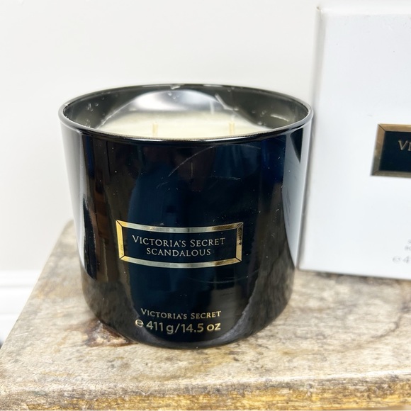 NEW Victoria’s Secret Scandalous Scented Candle 14.5 Oz - Picture 3 of 5